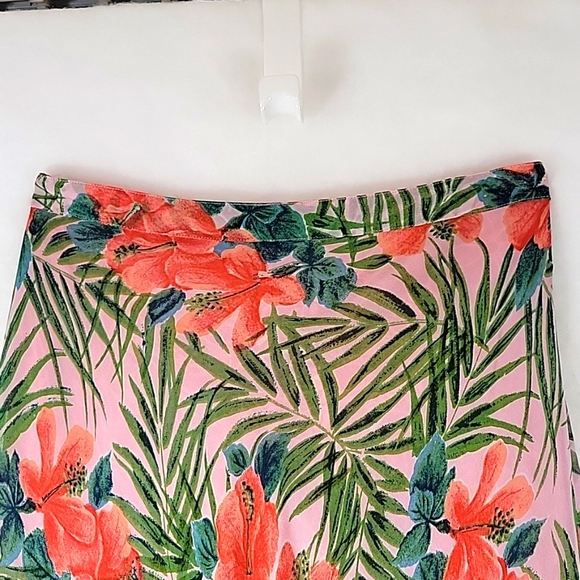 SARAH ARIZONA Asymmetrical Two Teir Floral Skirt Size XL - Picture 2 of 9